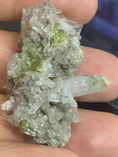 Hemimorfita Cristales Con Conicalcita Mineral De Coleccion (Usado)
