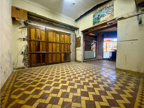 Latorre Prop. Vende Local C/ 2 Viviendas - Zona Hpc
