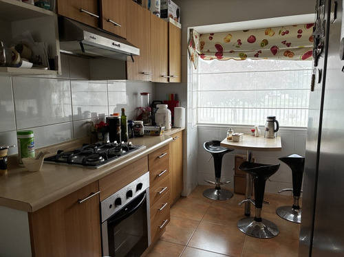 En Venta Casa 4d/3 Baños En Av Los Estudiantes