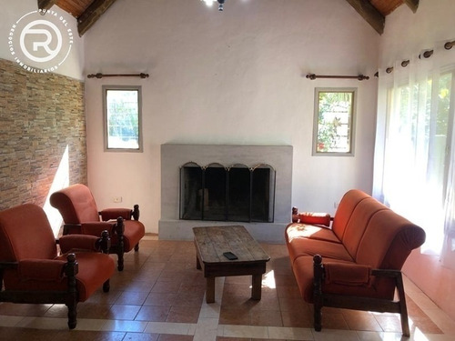 Casa En Venta En El Tesoro - Prop. Id: 5478