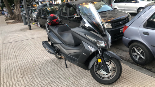 Kymco 250i Xtown Gris