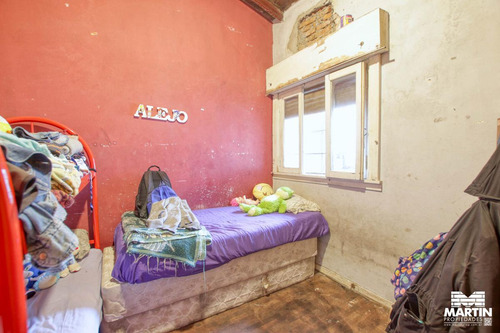 Dúplex De 3 Ambientes En Una Planta Con Patio - Martínez, Próximo A La Plaza.