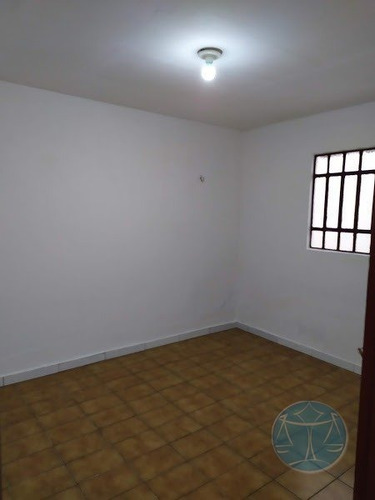 Imagem 5 de 9 de Casa Com Dois Quartos E Garagem - L-11359