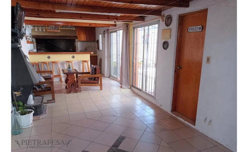 Casa En Venta 2 Dormitorios, 2 Baños, Fondo Con Barbacoa Y Garaje- Pitágoras- Malvin Norte