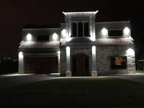 Impresionante Casa En Venta En Barrio Privado Valdevez