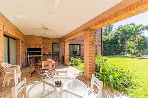Imagen 16 de 30 de Casa En Venta En Barrio Privado Septiembre - Maroto Propiedades