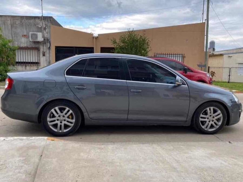 Volkswagen Vento 2.5 Luxury 170cv 2010