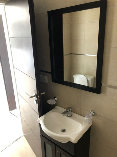 Departamento En Venta 2 Amb Con Cochera-saenz Peña