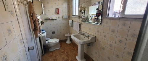Casa En Venta De 4 Dorm. En La Cisterna