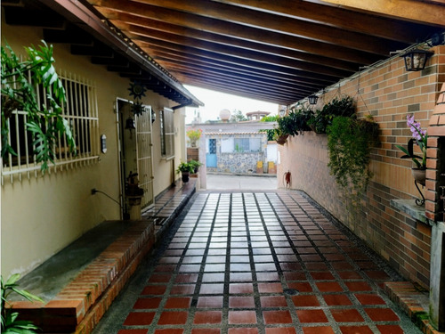 Casa Acogedora En Dos Niv Urb. Panorama El Barbecho Los Teques
