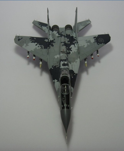 Avion Fighter Su-5 Escal 148 Es Un Armable 