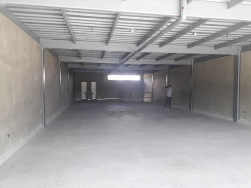 Imagen 5 de 8 de Se Alquila Local Comercial De 400m2. C.c. Platinum