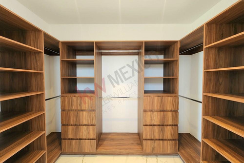 Casa En Venta En Balvanera Con Recamara En Planta Baja Y Estudio