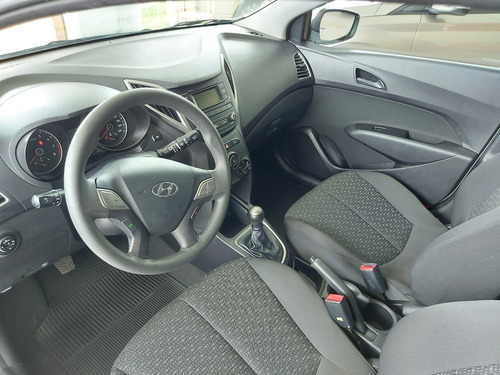 Imagem 11 de 14 de Hyundai Hb20 1.0 Confort Plus 2019, Prata, Único Dono