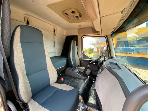 Volvo Vm 270 4x2 Cabine Leito Com Bau