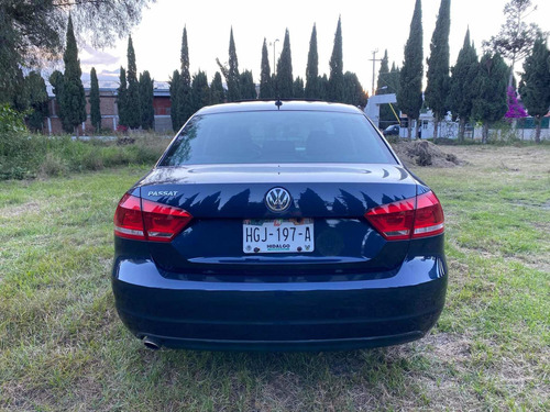 Imagen 6 de 13 de Volkswagen Passat 2015 2.5 Highline L5 At