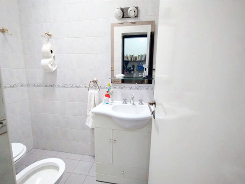 Espectacular Casa De 4 Ambientes Con Amplio Fondo Parque