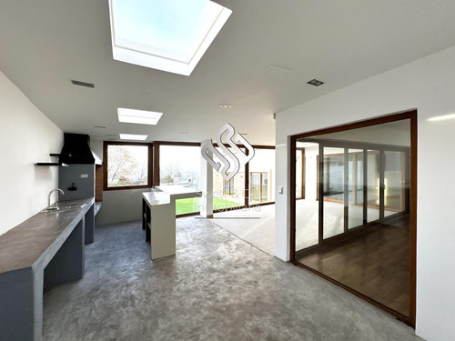 Venta Casa Blanca Estela 760 M2 7 Habitaciones Bosques