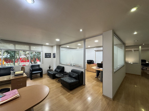 Oficina Con Balcón En Venta En Emilio Castelar 111, Polanco Iii Sección.