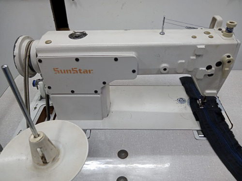 Maquina Reta Simples Industrial Sunstar Km250b Usada 110/220 Bege (Usado)