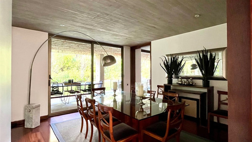 Casa En Venta De 4 Dorm. En La Dehesa