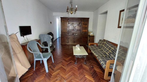 Imagen 3 de 11 de Venta De Apartamento De 2 Dormitorios En Centro De Montevideo