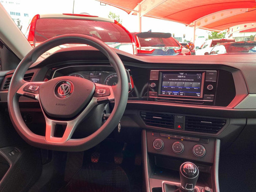 Imagen 11 de 14 de Volkswagen Jetta 2020 2.5 Trendline Mt