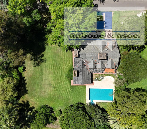 Casa Sobre Golf De Muy Buena Calidad En Excelente Ubicación 2 Lotes