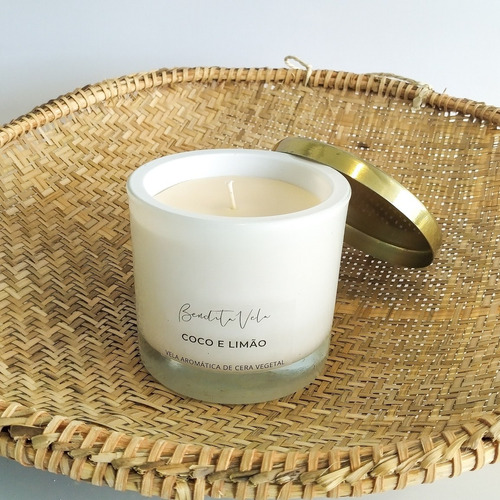 Imagem 5 de 5 de Vela Vegetal Aroma Coco E Limão Vidro Branco - Bendita Vela
