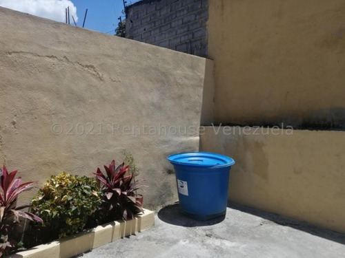 Imagen 27 de 30 de Casas En Venta La Mora Cabudare 22-4176 /m