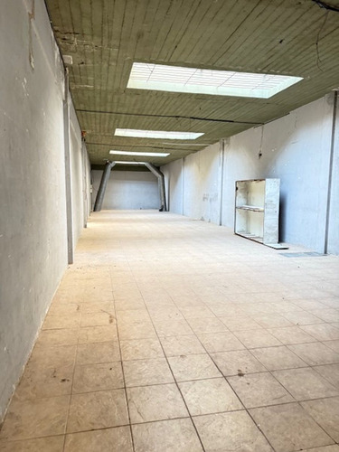 Alquiler Local 1000m2 Deposito Y Jardin Monserrat