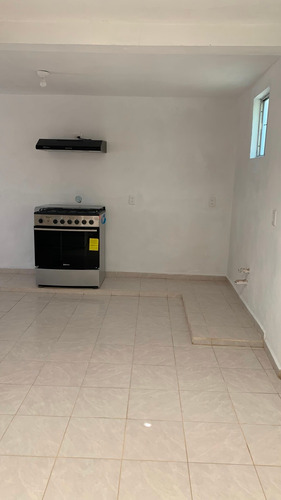 Imagen 6 de 14 de Casa De 4 Recámaras, 3 Baños Y Alberca Compartida.