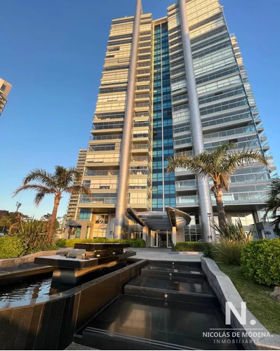 Apartamento En Venta De 3 Dormitorios En Edificio Miami Boulevard , Punta Del Este , Playa Mansa