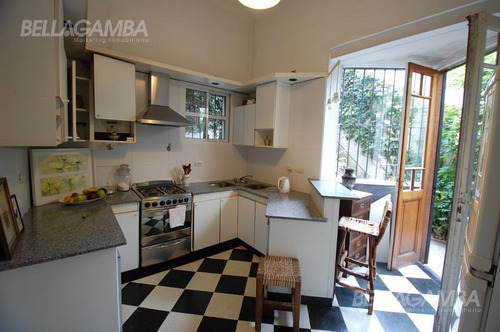 Imagen 8 de 21 de Muy Lindo Chalet Construido En Dos Plantas.
