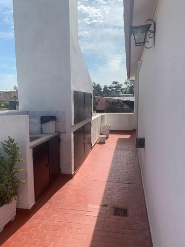 Imagen 8 de 25 de En Venta Casa En 2 Plantas, Ambientes Comodos Y Ventilados.