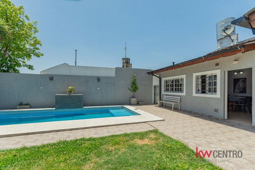Imagen 18 de 22 de Casa 4 Ambientes Con Fondo Y Piscina Morón