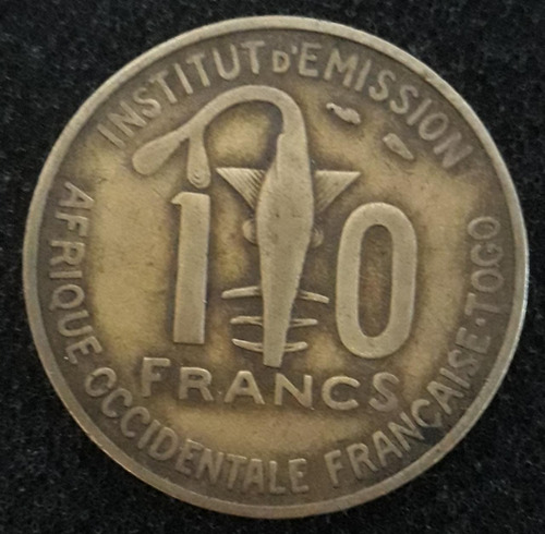 Imagem 1 de 2 de Moeda 10 Francs 1957 Togo