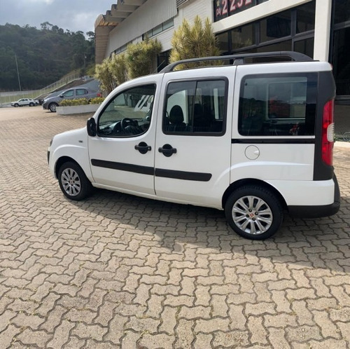 Imagem 6 de 10 de Fiat Doblo Essence 7 Lugares