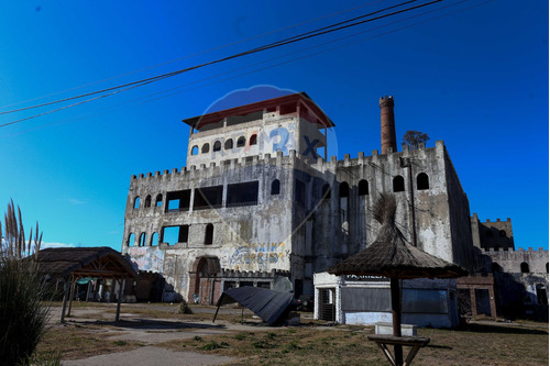 Imagen 22 de 30 de En Venta El Castillo De Cañuelas