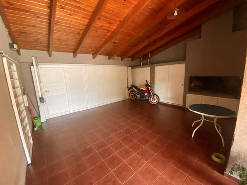 Imagen 10 de 23 de Casa En Venta De 4 Dormitorio Jardines Del Jockey