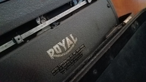 Maquina De Escribir Royal Quiet Deluxe Britanica