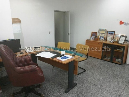En Alquiler Piso Industrial / Depósito / Showroom / Oficina 720 Mts Boleita Norte Con Ascensor De Carga 24-6680 Mvg