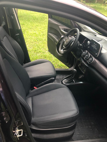 Fiat / Cronos Precision 1.8 Automático - Vermelho Marsala