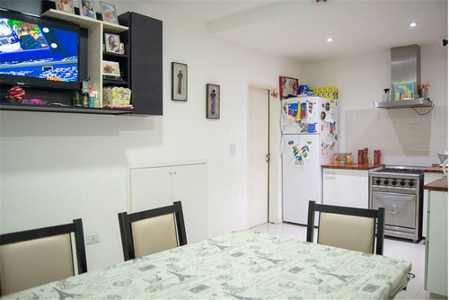 Imagen 13 de 20 de Triplex Tipo Casa 4 Amb En Avellaneda Permuta