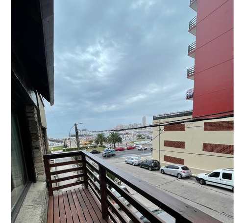 Alquiler De Marzo A Dic - Dpto 2 Amb A La Calle Con Balcon C/vista Al Mar