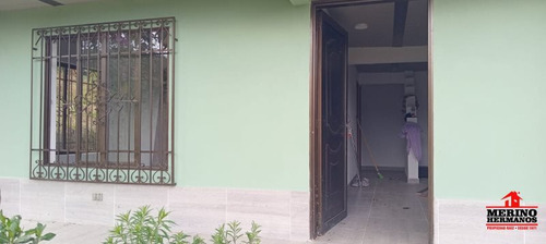 Casa En Arriendo En Santa Elena. Cod A5263