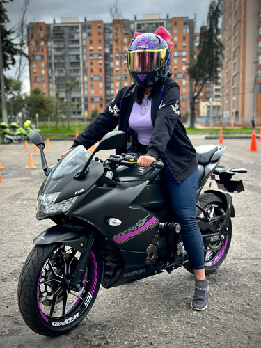 Gixxer 250 , Modelo 2025 Poco Uso , Impuestos Al Día