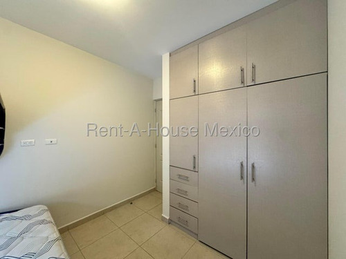 Casa Semiamueblada De 3 Recámaras. Renta, Sonterra