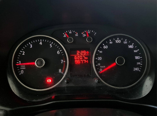 Imagem 8 de 9 de Volkswagen Voyage 1.6 Mi 8v Flex 4p Manual