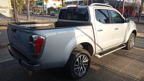 Imagen 4 de 15 de Nissan Frontier 2.8 Le 4x2 Manual 2018 Unico Dueño Gris
